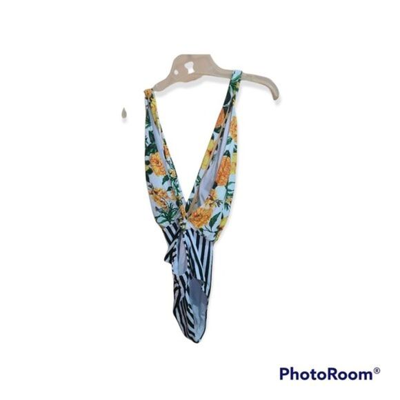 Cupshe orange Floral And Black Stripe One-Piece criss cross Back swimsuit - Picture 6 of 10